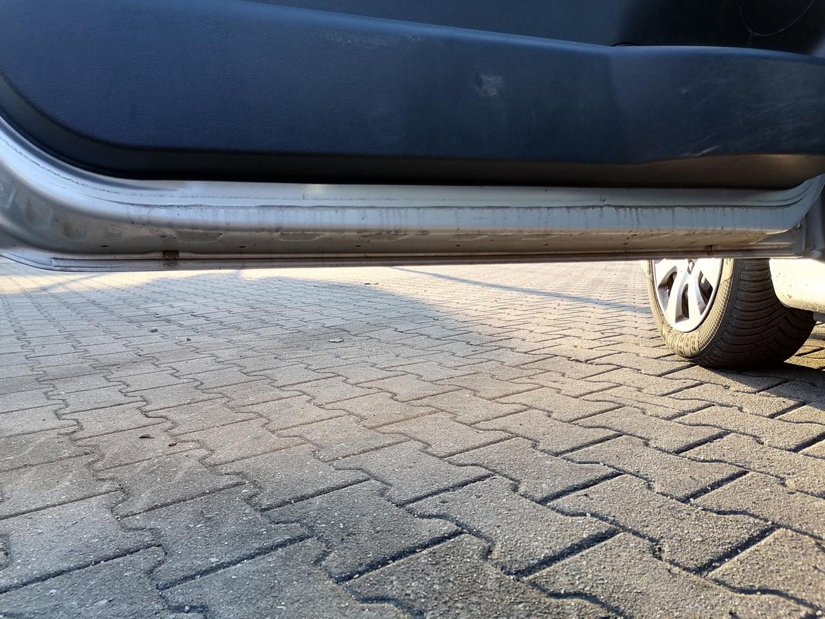 Peugeot 207 original T&uuml;r vorn links EZR Aluminium Grau 3-T&uuml;rer Rohbau Bj.2007